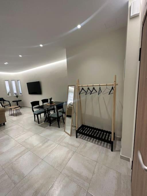 Eclectic Apartment Near Downtown Heraklion (Crete) Exterior foto